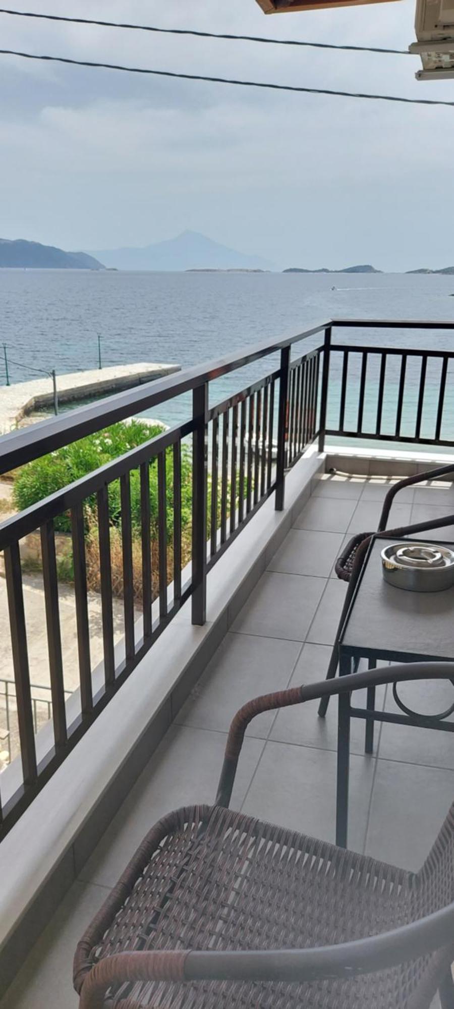 Gianni's 1 By The Sea Apartament *